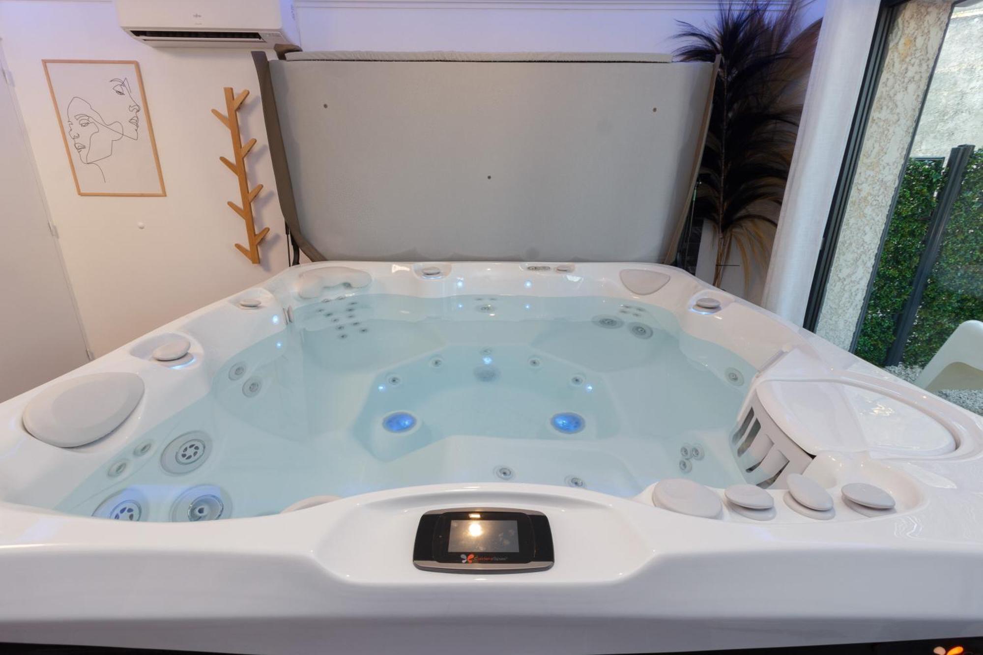 Casa Amor & Spa, Appartement Suite Jacuzzi & Piscine Chauffee Montfort-sur-Argens Εξωτερικό φωτογραφία
